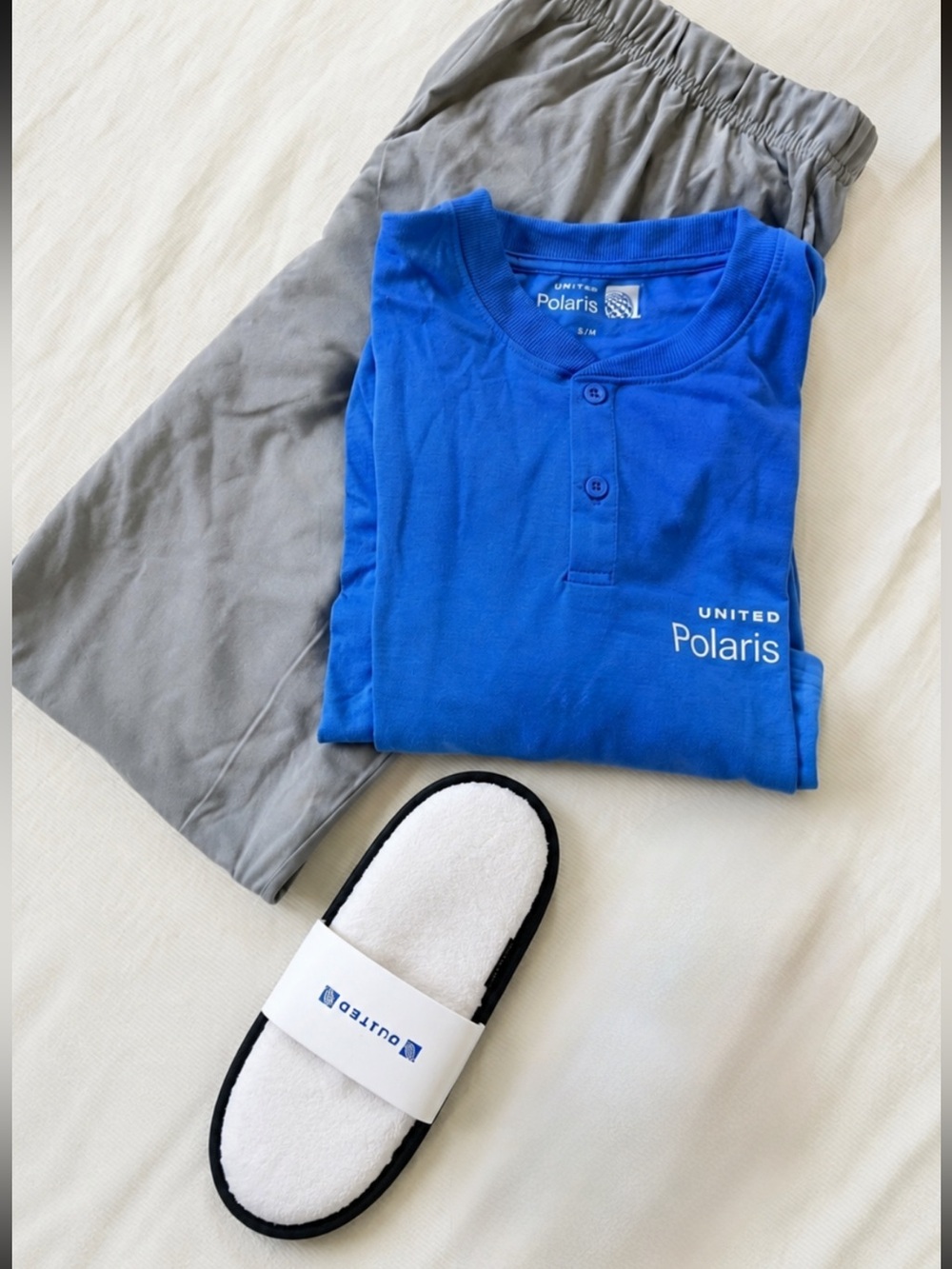 United Airlines Polaris Pajama Set S/M + Slippers